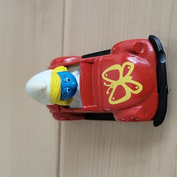 Smurfette Ertl Die Cast Red Metallic Car 1982 - Picture 2 of 7